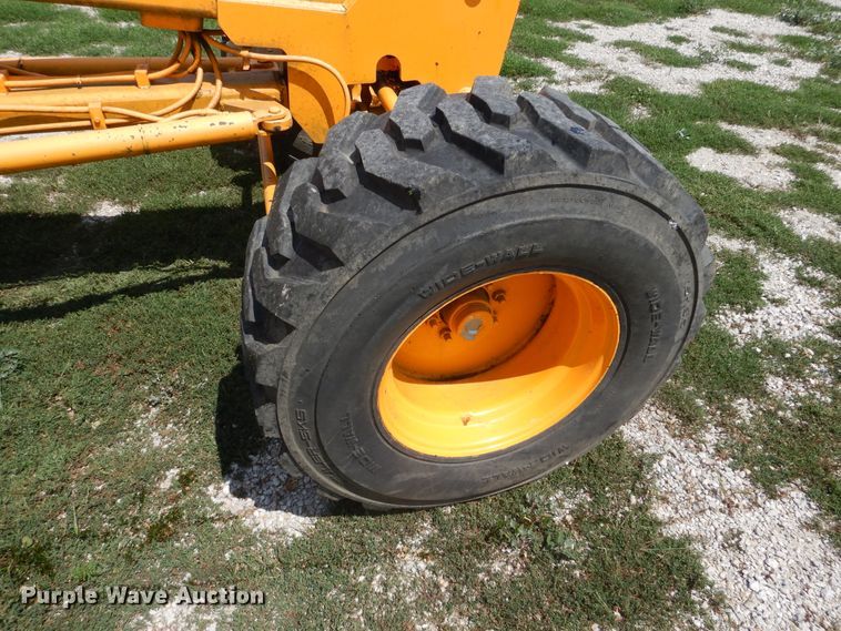 image for item DY9846 2000 LeeBoy 685B motor grader