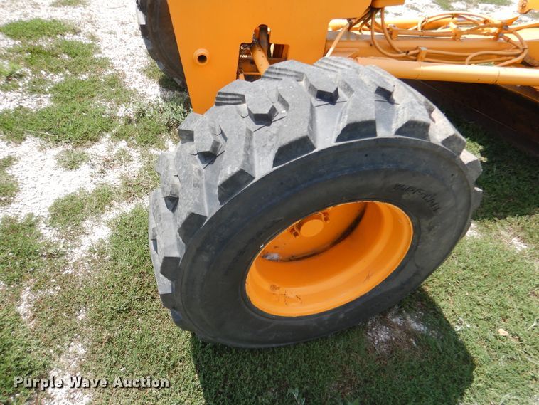 image for item DY9846 2000 LeeBoy 685B motor grader
