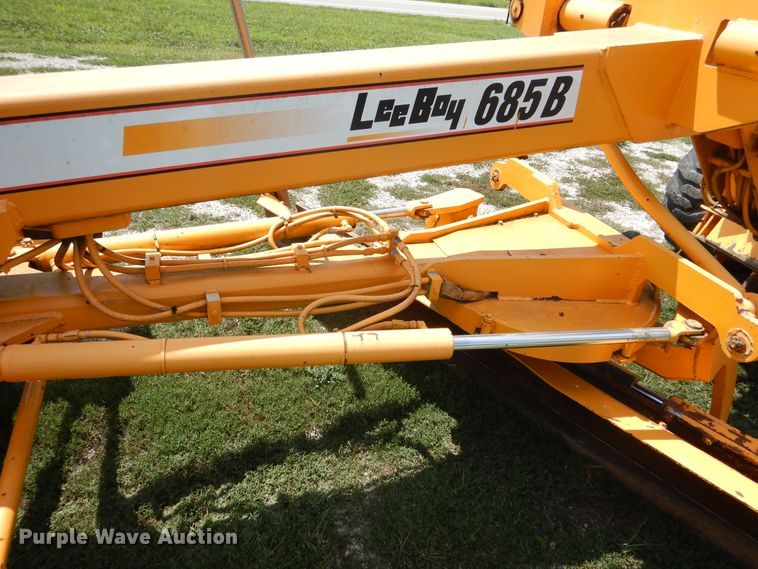 image for item DY9846 2000 LeeBoy 685B motor grader