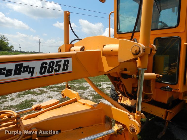 image for item DY9846 2000 LeeBoy 685B motor grader