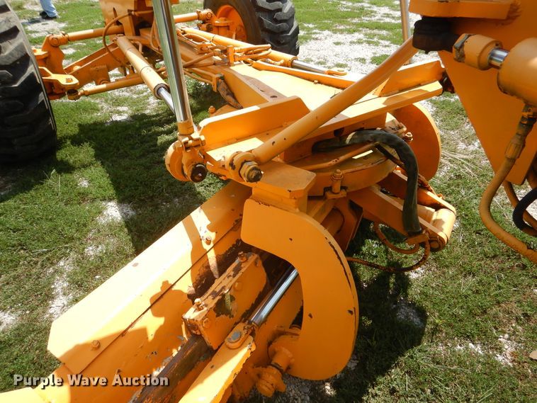 image for item DY9846 2000 LeeBoy 685B motor grader