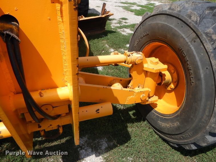 image for item DY9846 2000 LeeBoy 685B motor grader