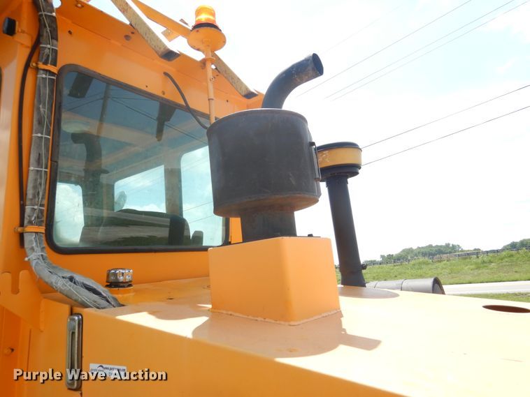 image for item DY9846 2000 LeeBoy 685B motor grader