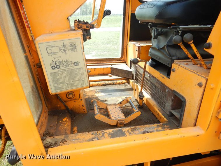 image for item DY9846 2000 LeeBoy 685B motor grader