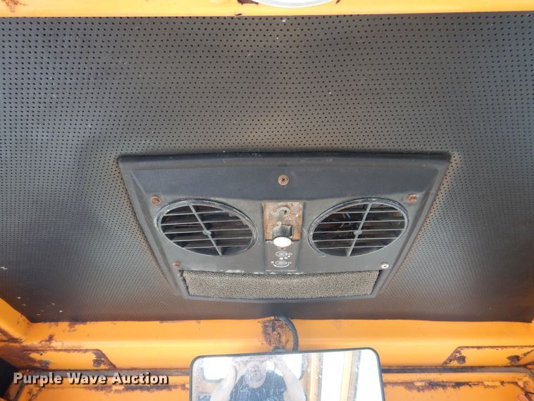 image for item DY9846 2000 LeeBoy 685B motor grader