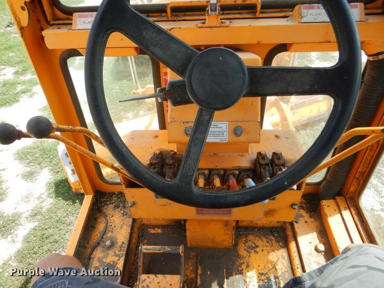 image for item DY9846 2000 LeeBoy 685B motor grader