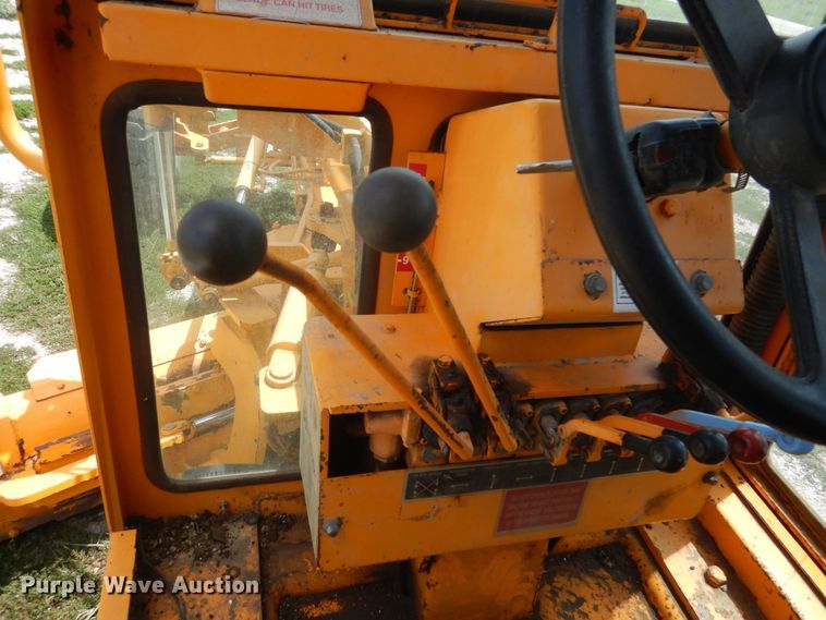 image for item DY9846 2000 LeeBoy 685B motor grader