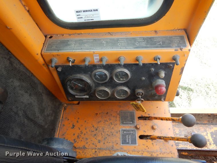 image for item DY9846 2000 LeeBoy 685B motor grader