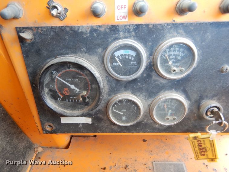 image for item DY9846 2000 LeeBoy 685B motor grader