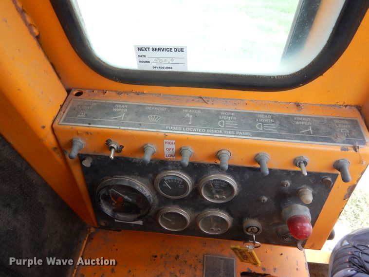 image for item DY9846 2000 LeeBoy 685B motor grader