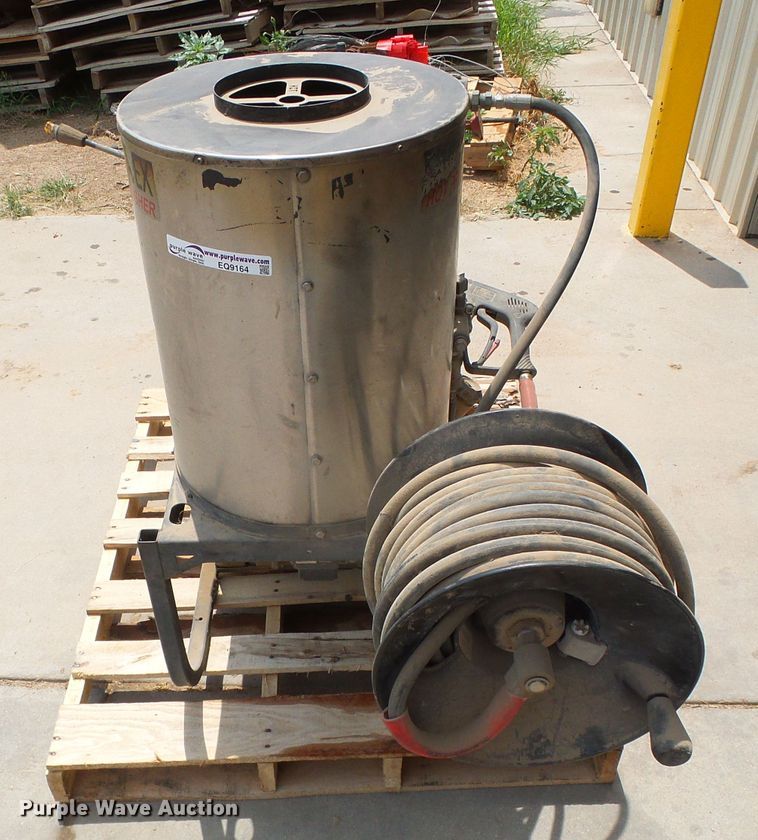 image for item EQ9164 Hydrovex pressure washer