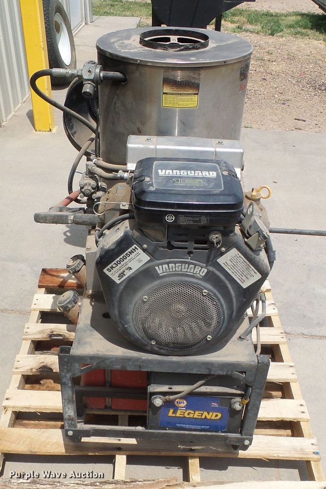 image for item EQ9164 Hydrovex pressure washer