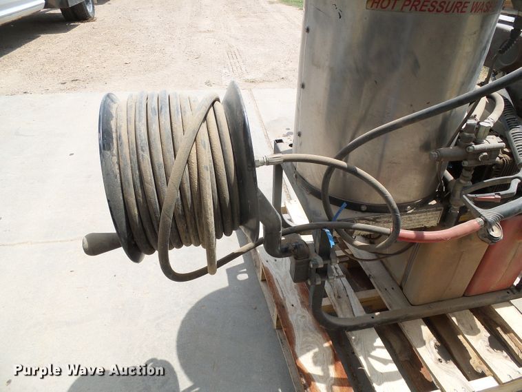 image for item EQ9164 Hydrovex pressure washer