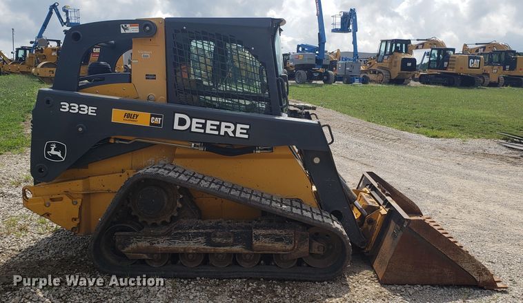 image for item ET9820 2014 John Deere 333E skid steer