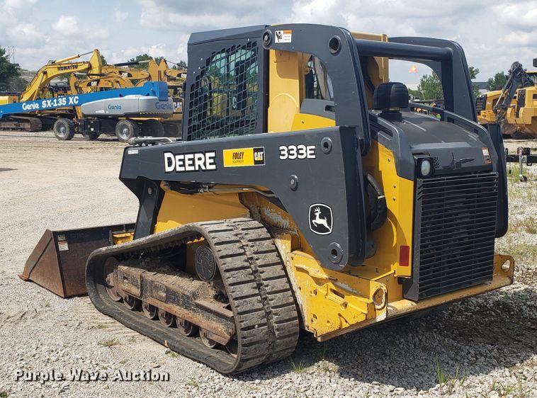 image for item ET9820 2014 John Deere 333E skid steer