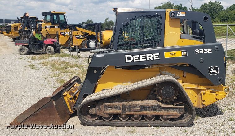 image for item ET9820 2014 John Deere 333E skid steer