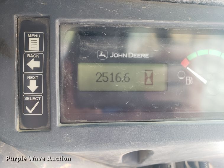 image for item ET9820 2014 John Deere 333E skid steer