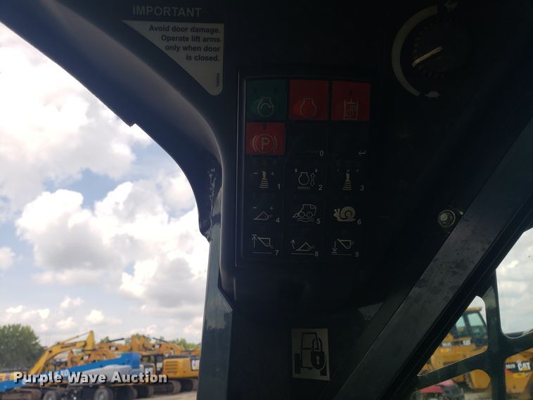 image for item ET9820 2014 John Deere 333E skid steer