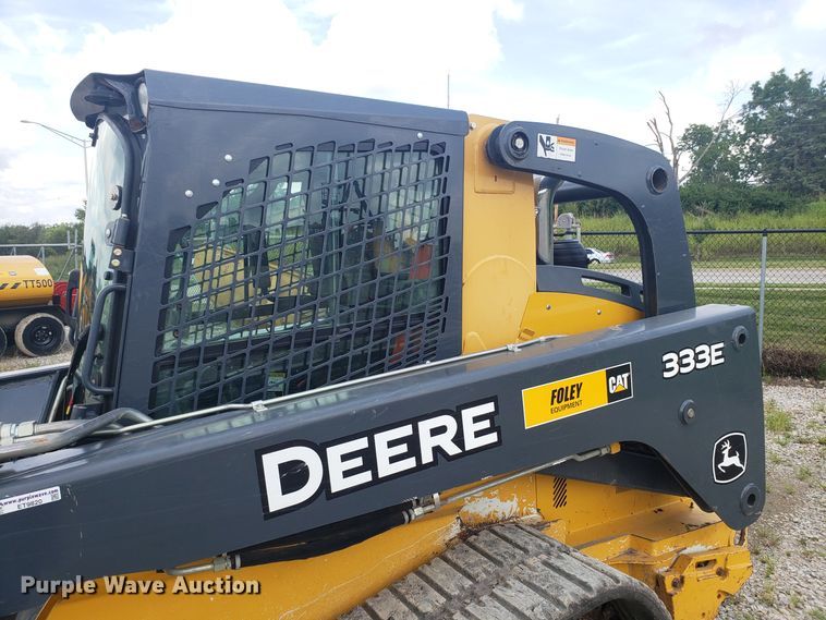 image for item ET9820 2014 John Deere 333E skid steer