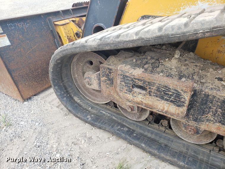 image for item ET9820 2014 John Deere 333E skid steer