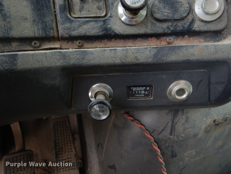 image for item FC9813 1996 Ford LT9000 dump truck