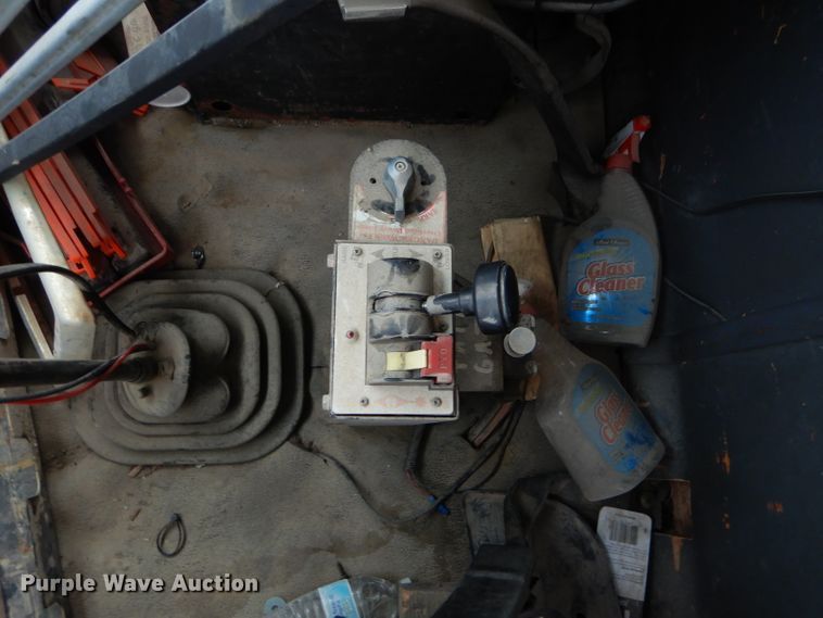 image for item FC9813 1996 Ford LT9000 dump truck