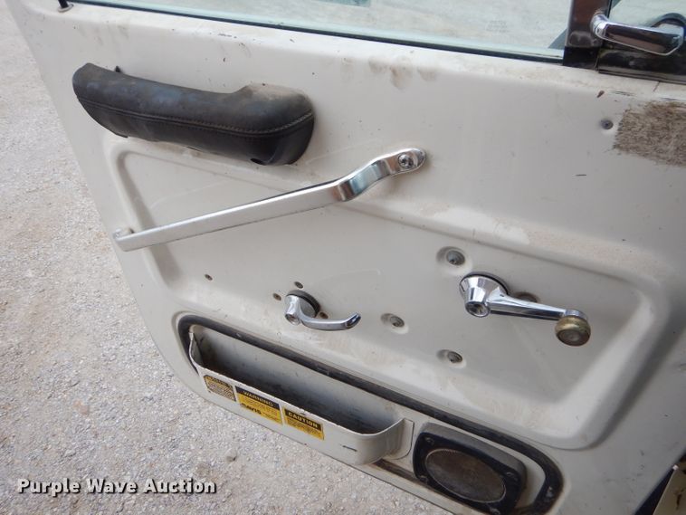 image for item FC9813 1996 Ford LT9000 dump truck