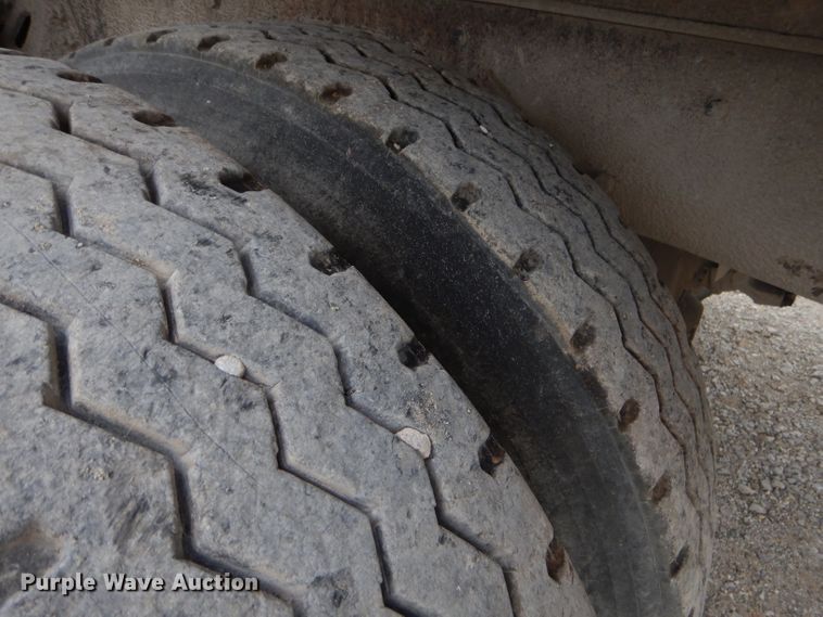 image for item FC9813 1996 Ford LT9000 dump truck