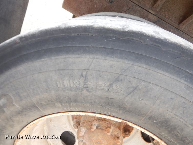 image for item FC9813 1996 Ford LT9000 dump truck