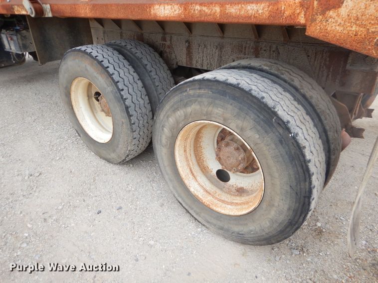 image for item FC9813 1996 Ford LT9000 dump truck