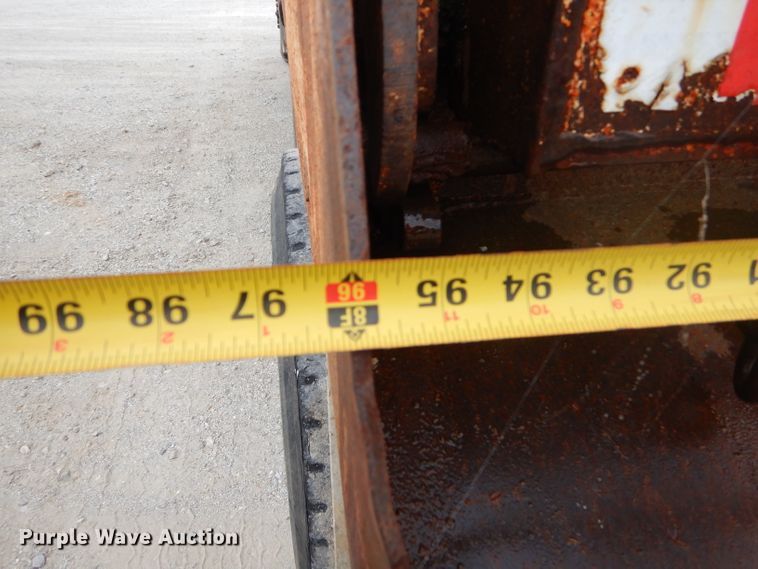 image for item FC9813 1996 Ford LT9000 dump truck