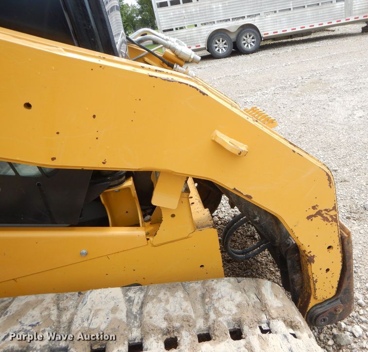 image for item FC9819 2013 Caterpillar 299D skid steer