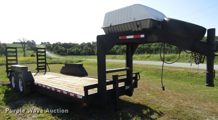 image for item FD9252 2002 Trotter equipment trailer