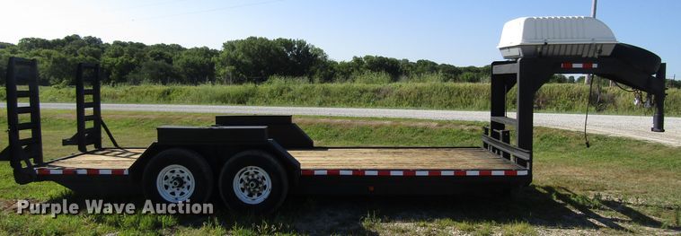 image for item FD9252 2002 Trotter equipment trailer