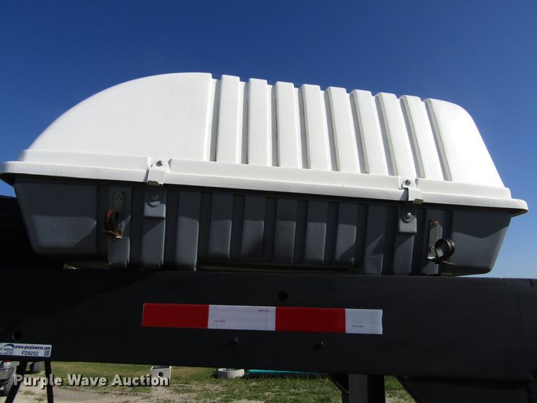 image for item FD9252 2002 Trotter equipment trailer