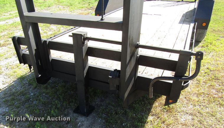 image for item FD9252 2002 Trotter equipment trailer