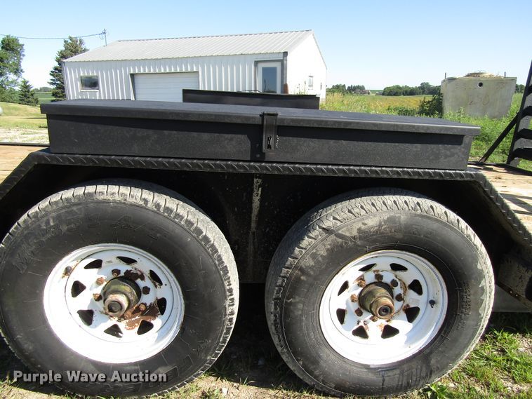 image for item FD9252 2002 Trotter equipment trailer