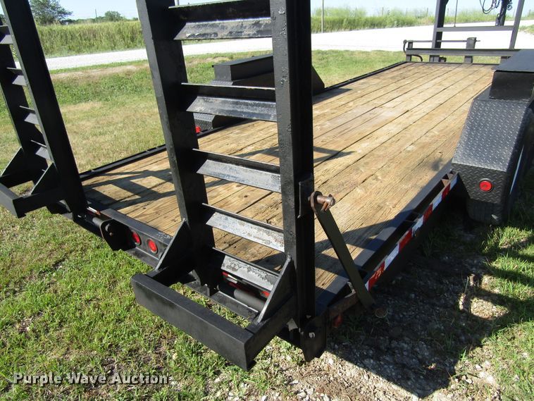 image for item FD9252 2002 Trotter equipment trailer