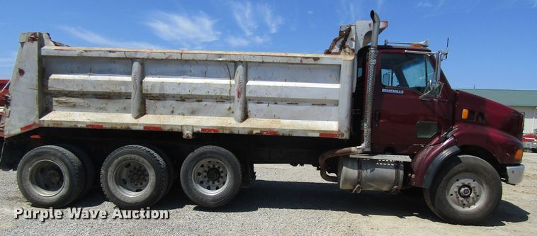 image for item FD9273 1997 Ford LT9513 dump truck