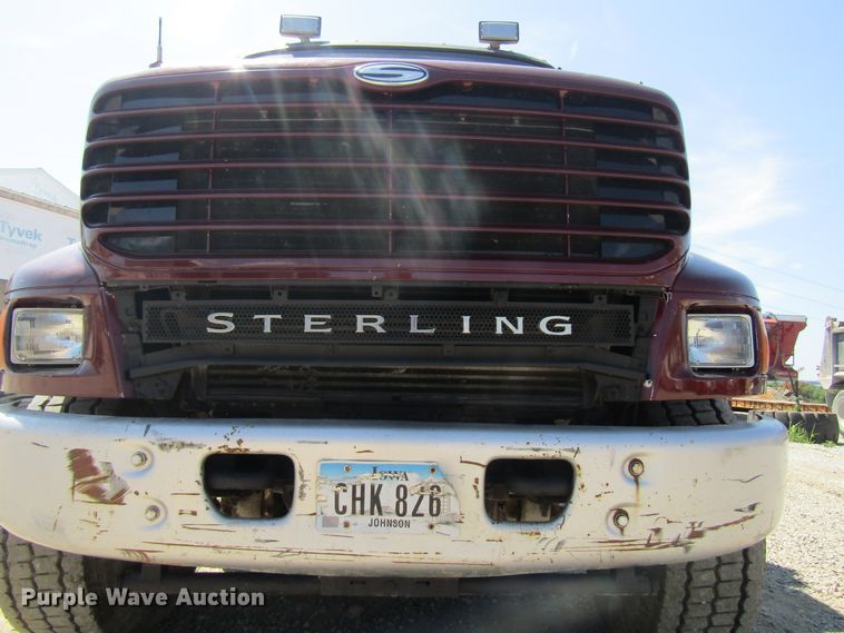 image for item FD9273 1997 Ford LT9513 dump truck