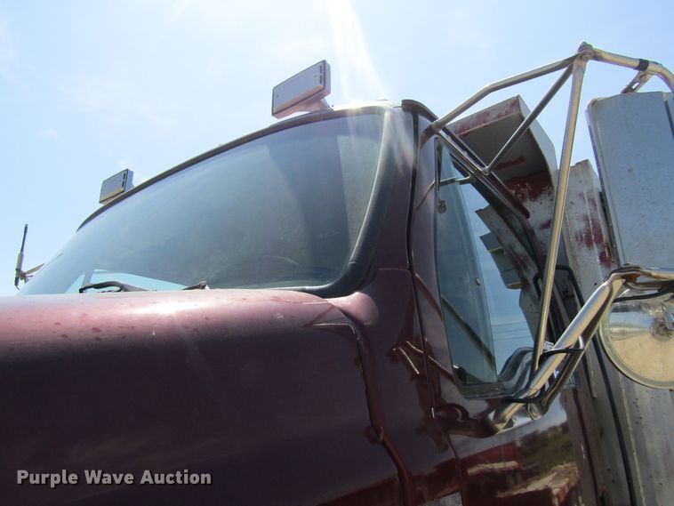 image for item FD9273 1997 Ford LT9513 dump truck