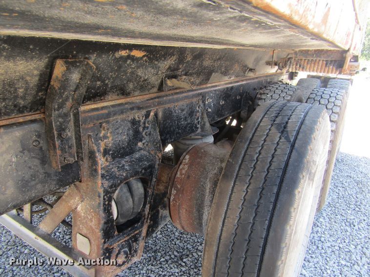 image for item FD9273 1997 Ford LT9513 dump truck