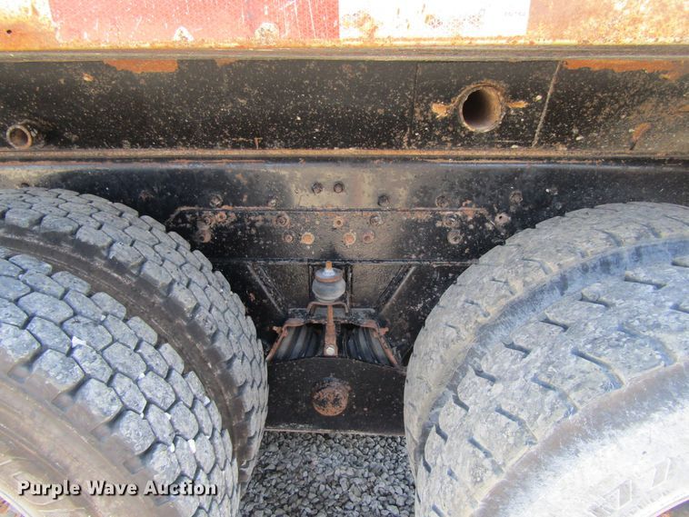 image for item FD9273 1997 Ford LT9513 dump truck