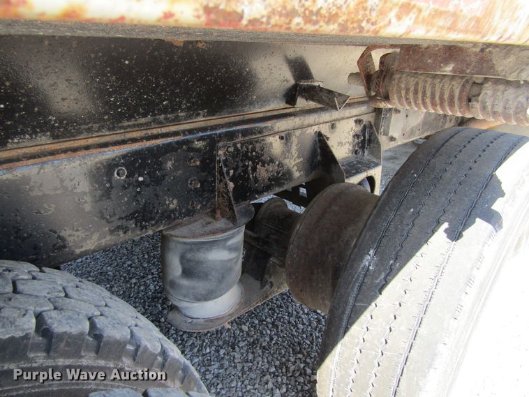 image for item FD9273 1997 Ford LT9513 dump truck