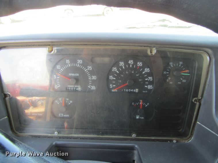 image for item FD9273 1997 Ford LT9513 dump truck