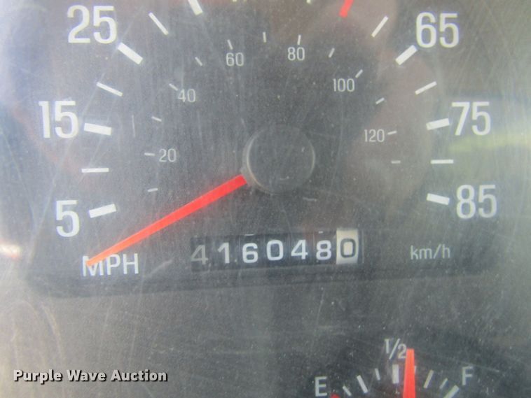 image for item FD9273 1997 Ford LT9513 dump truck