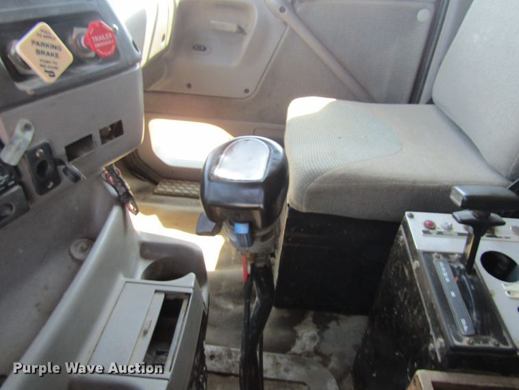 image for item FD9273 1997 Ford LT9513 dump truck