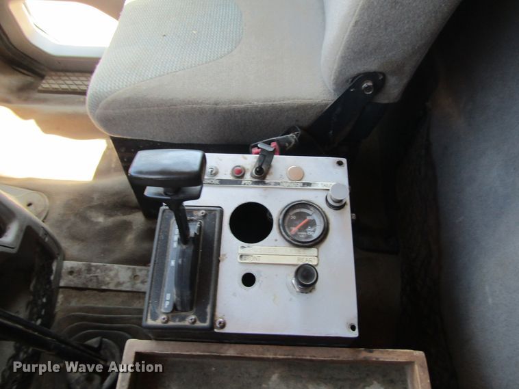 image for item FD9273 1997 Ford LT9513 dump truck