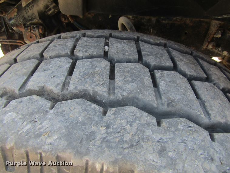 image for item FD9273 1997 Ford LT9513 dump truck