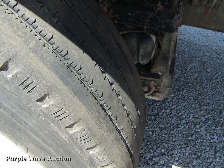 image for item FD9273 1997 Ford LT9513 dump truck